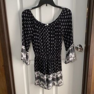 XS Romper. Super cute black and white design!